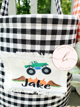 Load image into Gallery viewer, Personalized Haloween basket
